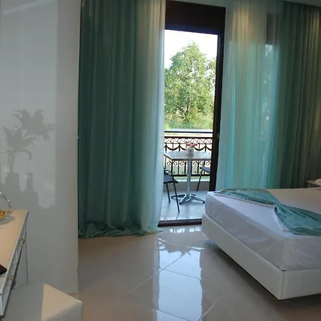 Elxis Luxury شقة Vrasná