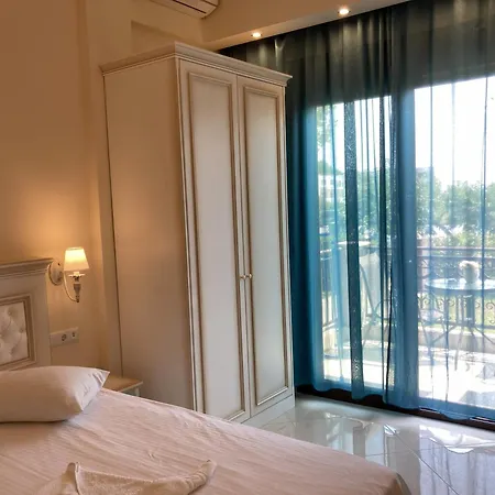 Elxis Luxury 公寓 Vrasná