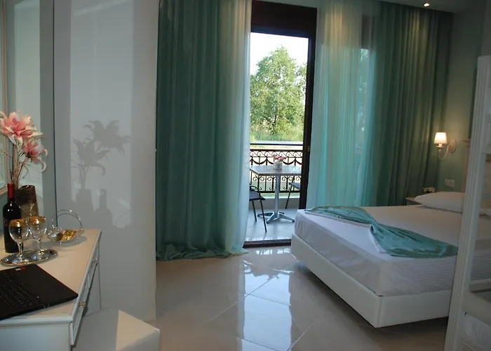 Elxis Luxury Apartament Vrasná
